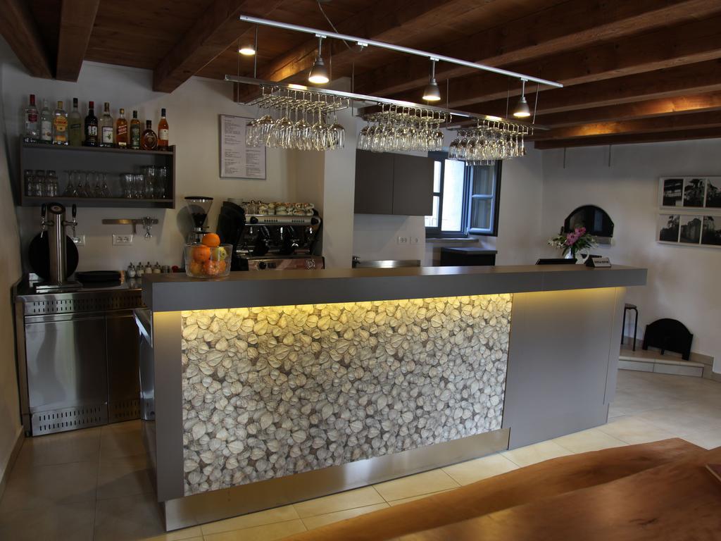 Boutique Hotel Dvor Доброво Екстериор снимка