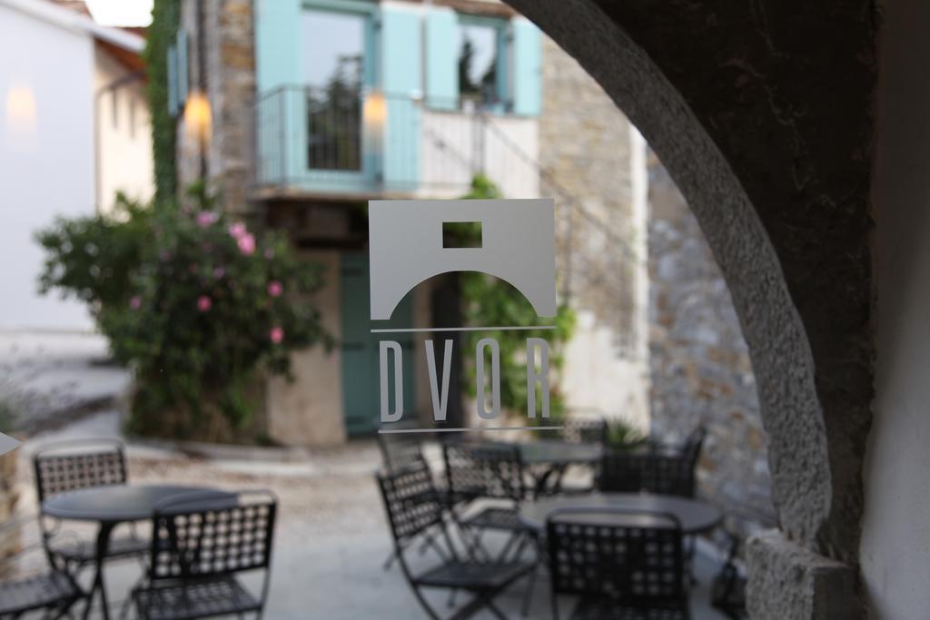 Boutique Hotel Dvor Доброво Екстериор снимка