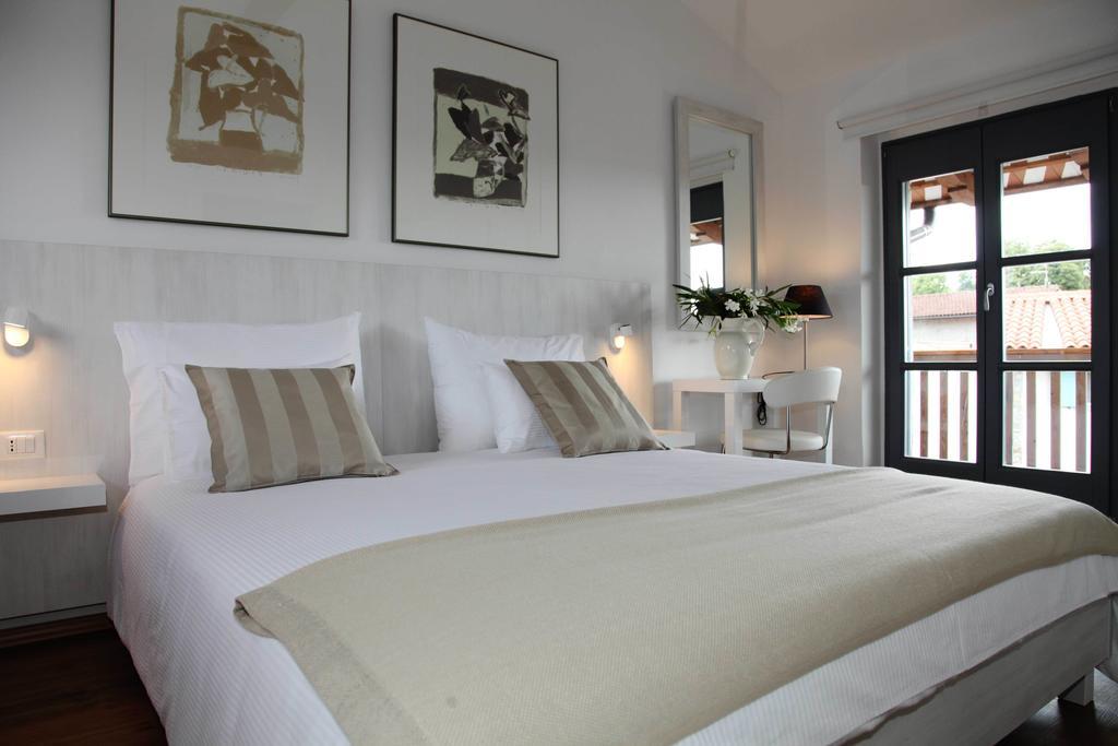 Boutique Hotel Dvor Доброво Стая снимка
