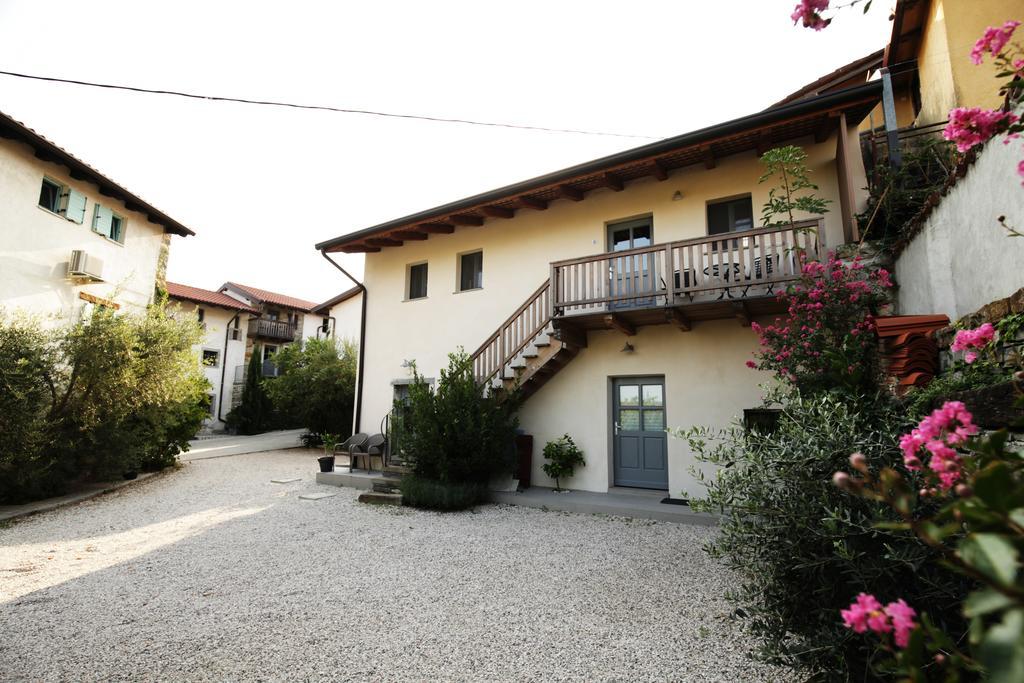 Boutique Hotel Dvor Доброво Екстериор снимка