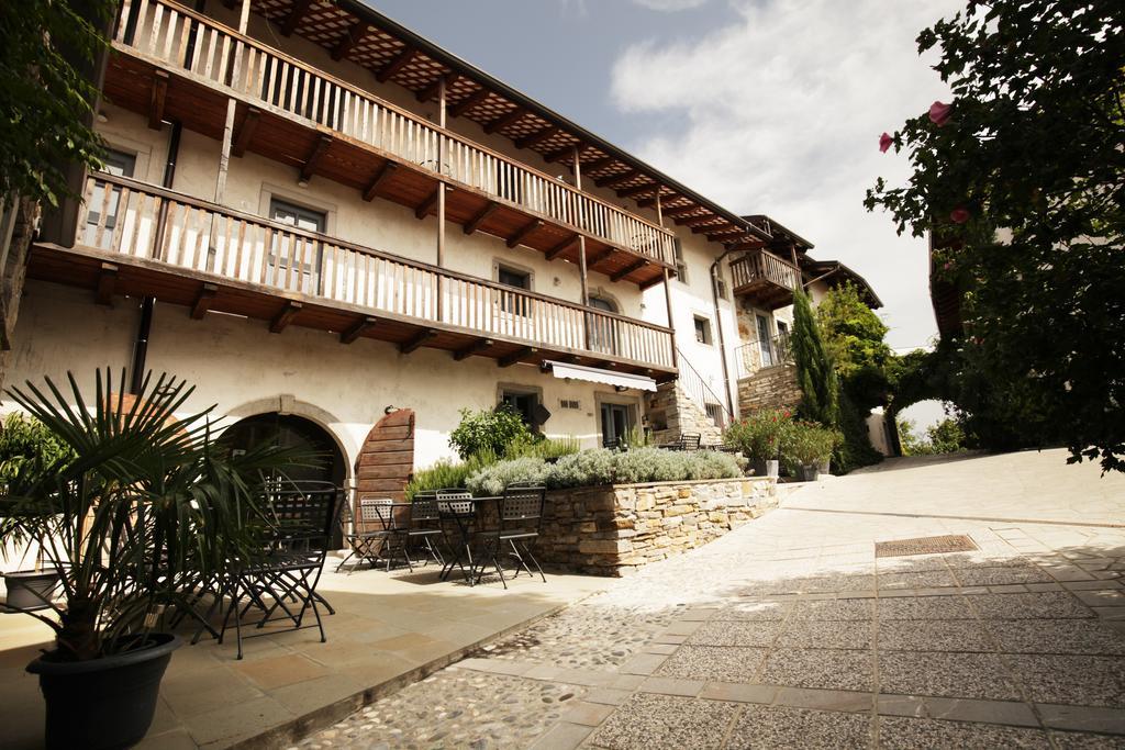 Boutique Hotel Dvor Доброво Екстериор снимка
