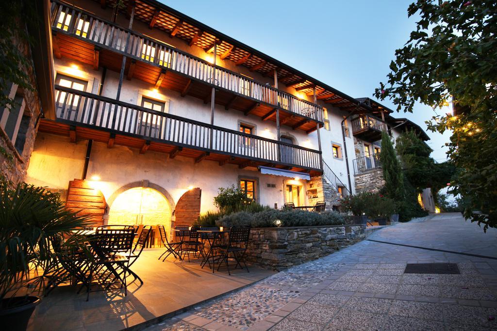 Boutique Hotel Dvor Доброво Екстериор снимка