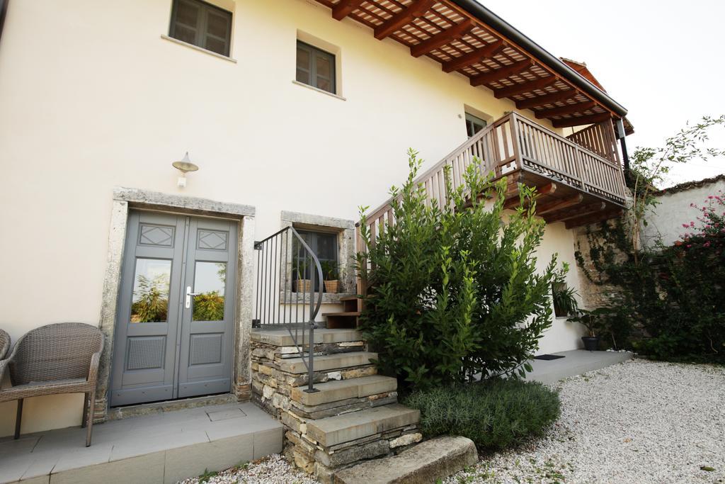 Boutique Hotel Dvor Доброво Екстериор снимка