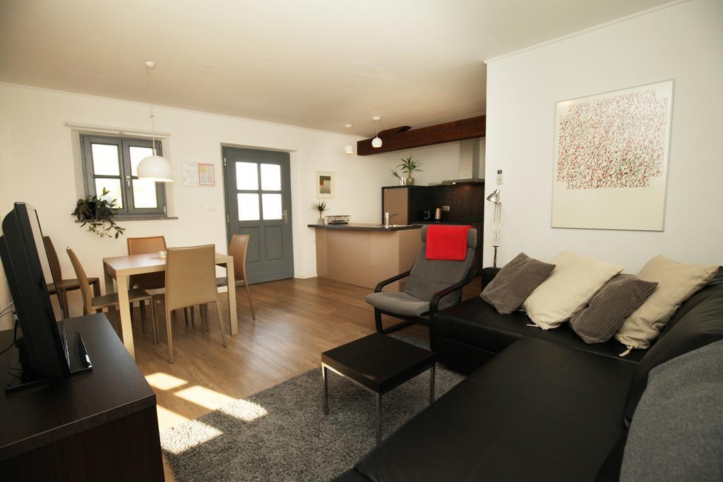 Boutique Hotel Dvor Доброво Екстериор снимка