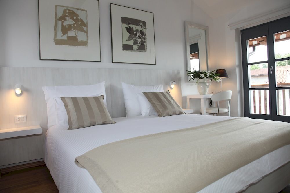 Boutique Hotel Dvor Доброво Екстериор снимка
